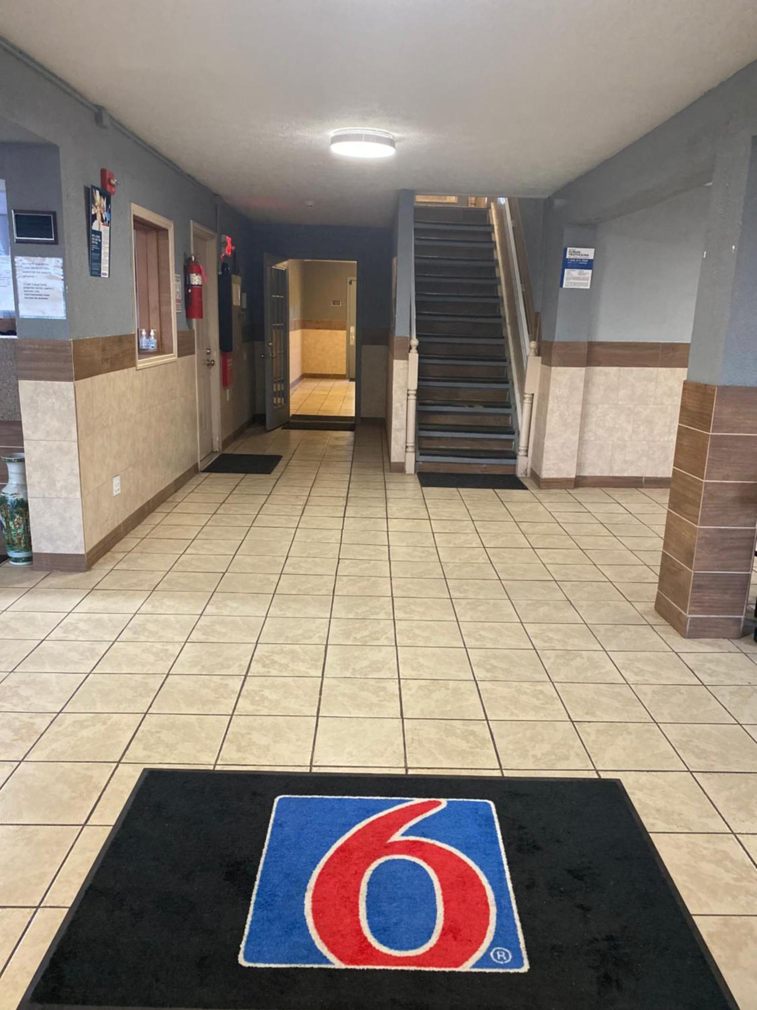 Studio 6 Suites Hurricane, Wv Экстерьер фото