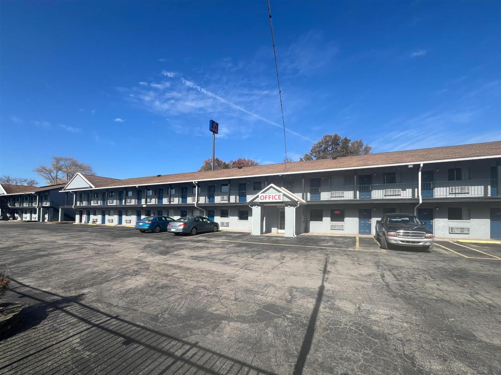 Studio 6 Suites Hurricane, Wv Экстерьер фото